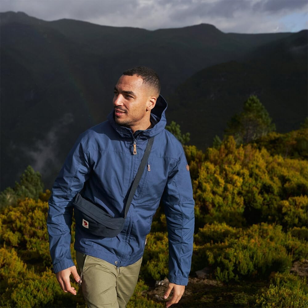 Fjällräven Ulvo Hip Pack Medium - Waterproof Bergshell Fabric, Durable Storage, Adjustable Belt- Hiking, Travel