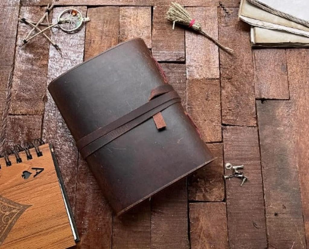 Wolf Vintage Leather Journal Notebook For Men Women - 200 pages Notebook Diary Dnd Travel Bullet Old Antique Large Bound Writing Gift 5 x 7 inch Dark Brown Lined paper