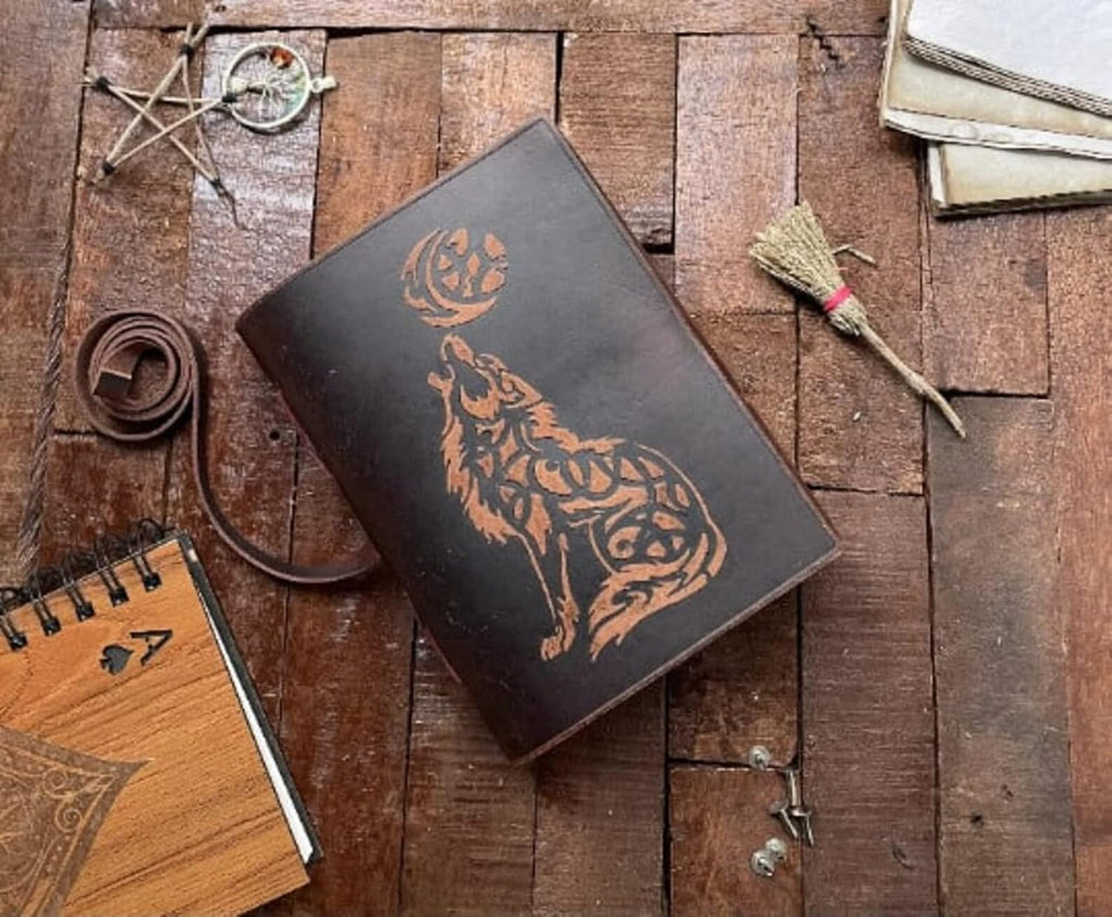 Wolf Vintage Leather Journal Notebook For Men Women - 200 pages Notebook Diary Dnd Travel Bullet Old Antique Large Bound Writing Gift 5 x 7 inch Dark Brown Lined paper