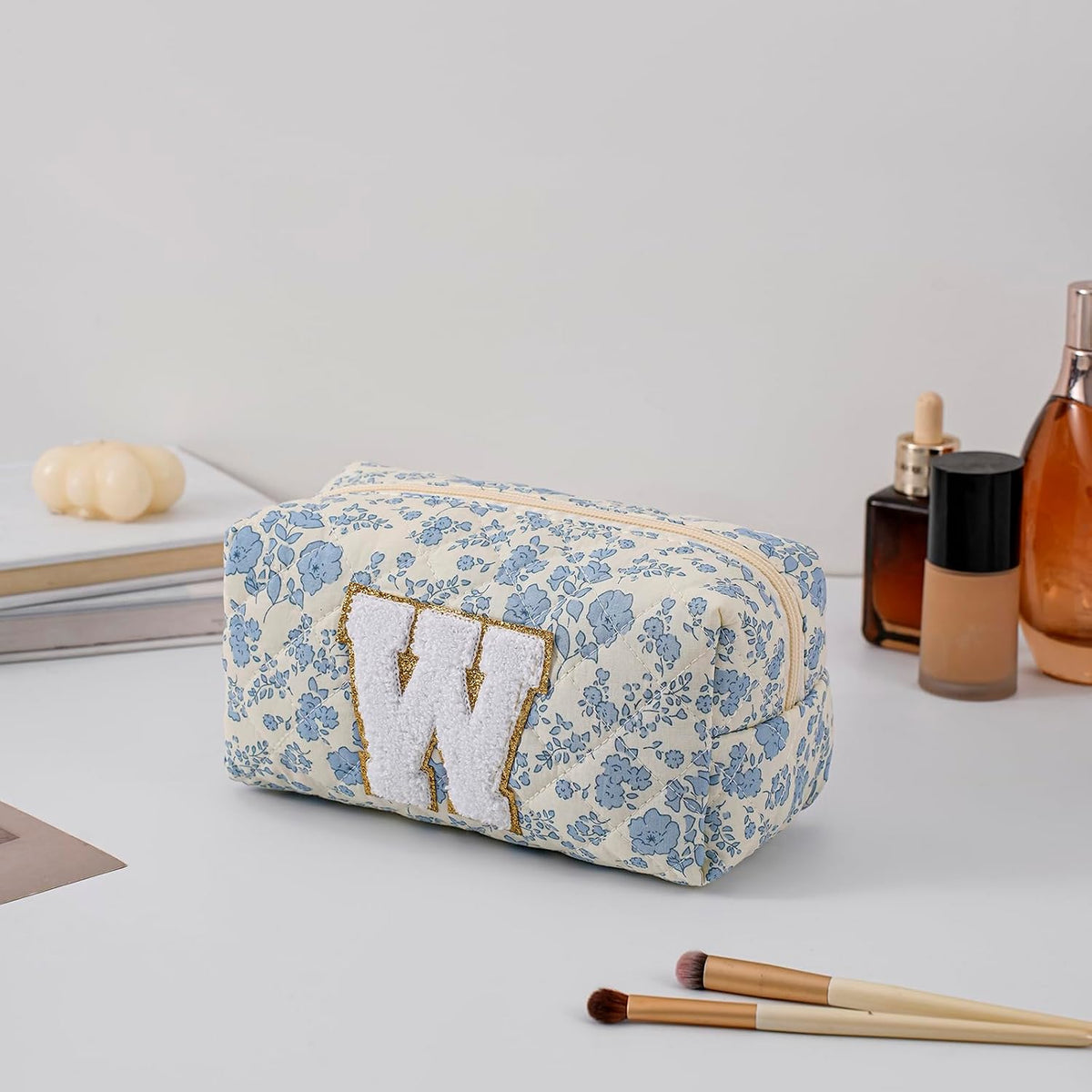 JOVAKIT Alphabet Makeup Bag Cosmetic Bag for Women, Christmas Gifts for Girls Age 6-18, Floral Flowers Coquette Travel Toiletry Zipper Make Up Pouch Organizer Trendy Stuff (Blue Floral W)