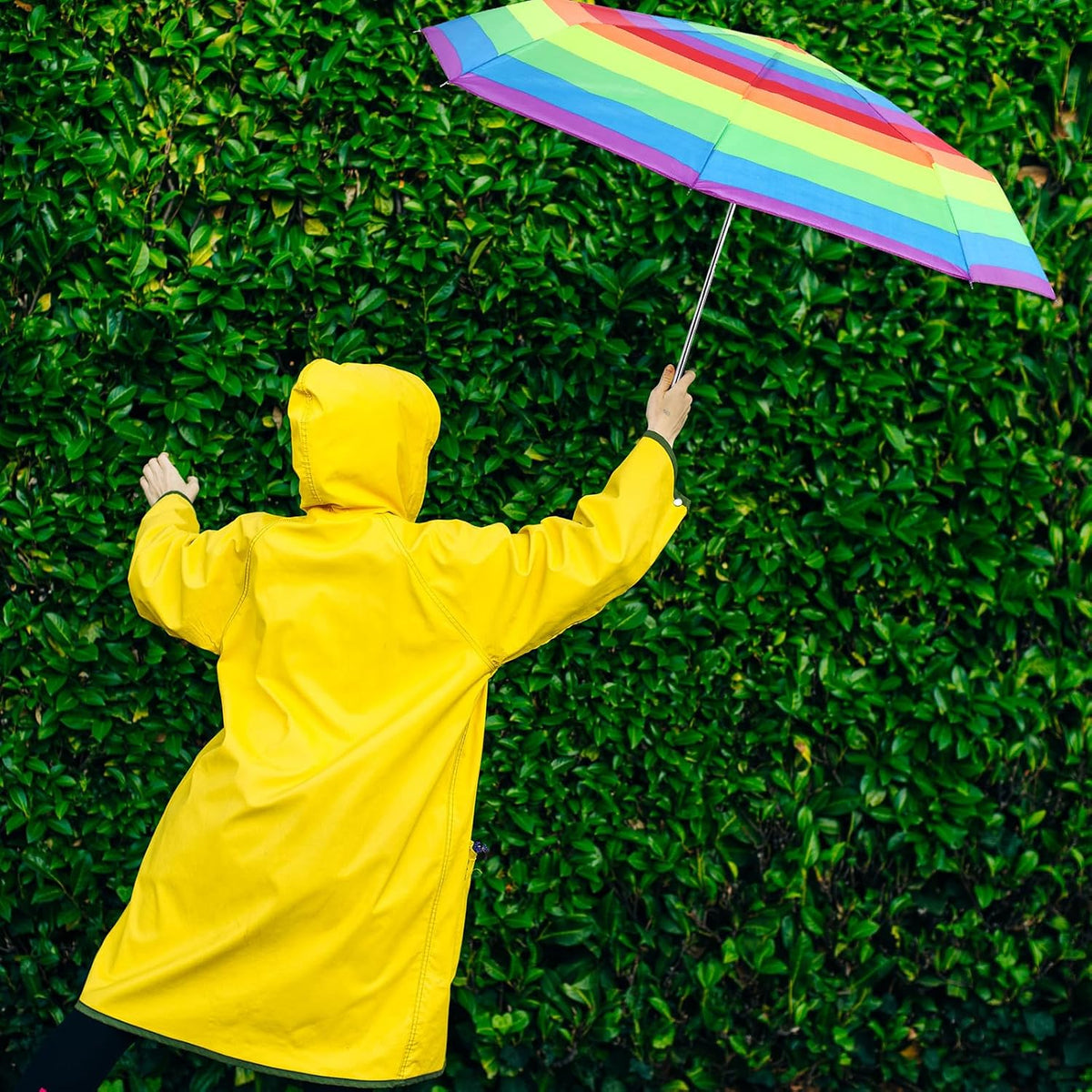 12 Pc Rainbow Umbrella Portable Tri Folded Pride Umbrella Windproof Compact Rain Parasol for Travel Beach Wedding Party