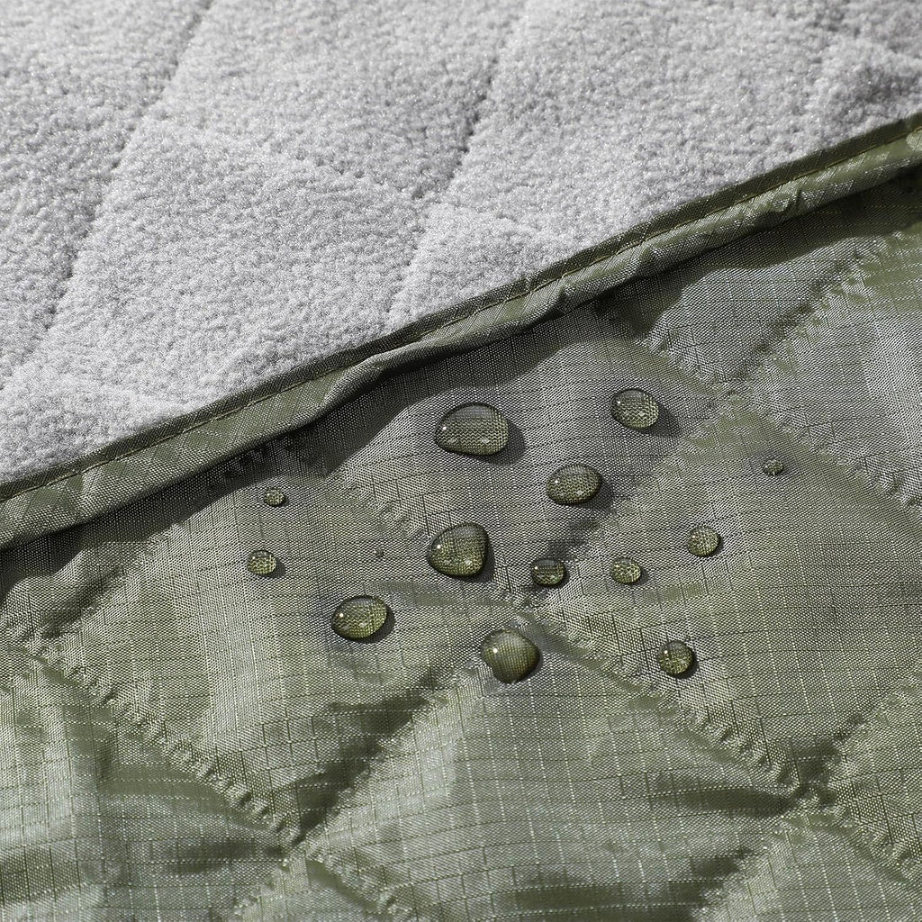 Tranqun 2 Pcs 2 Pcs Outdoor Blanket Quilted, Waterproof, Military Green